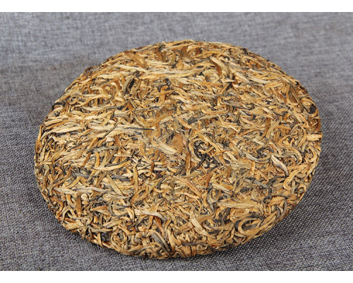 Красный чай Золотой бутон Fengqing Big Golden Bud блин 357гр 2020г 