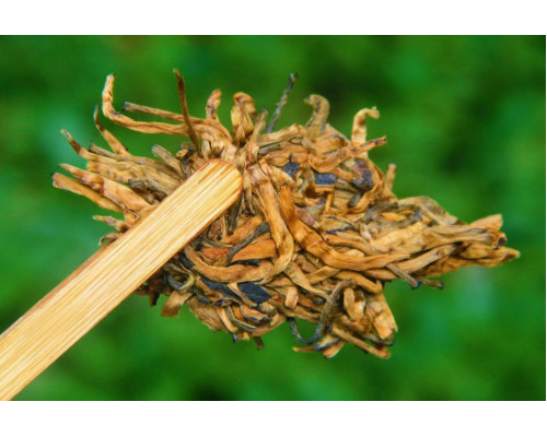 Красный чай Золотой бутон Fengqing Big Golden Bud блин 357гр 2020г 