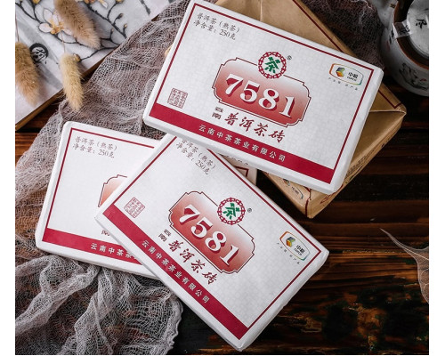 Шу пуэр Чжун Ча "7581" кирпич 250гр 2018г