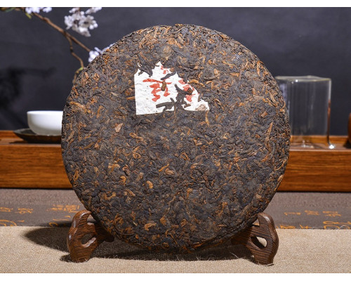 Шу пуэр "Menghai Palace Golden Bud" блин 357гр 2009г 